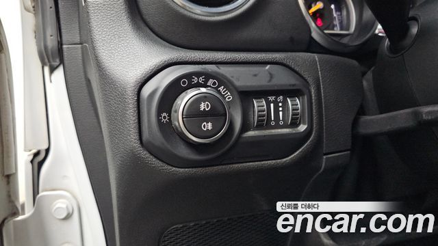 Jeep Wrangler 2019 — photo 20