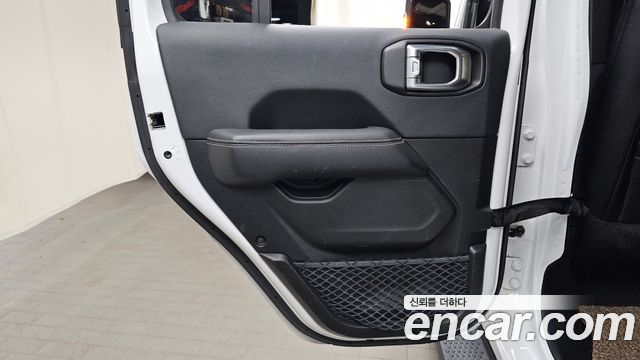 Jeep Wrangler 2019 — photo 15