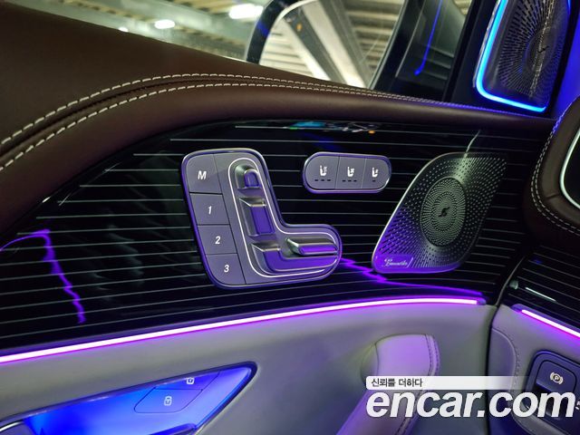 Mercedes-Benz GLS-Class 2023 — photo 18