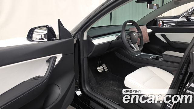 Tesla Model Y 2022 — photo 10