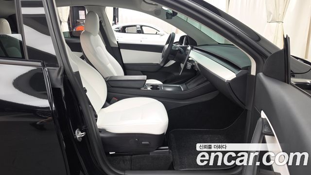 Tesla Model Y 2022 — photo 11