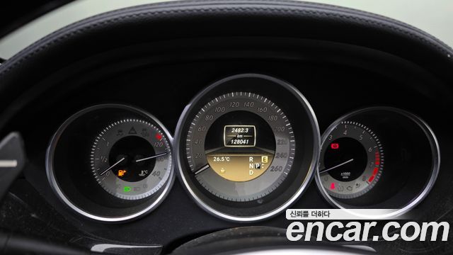 Mercedes-Benz CLS-Class 2012 — photo 11