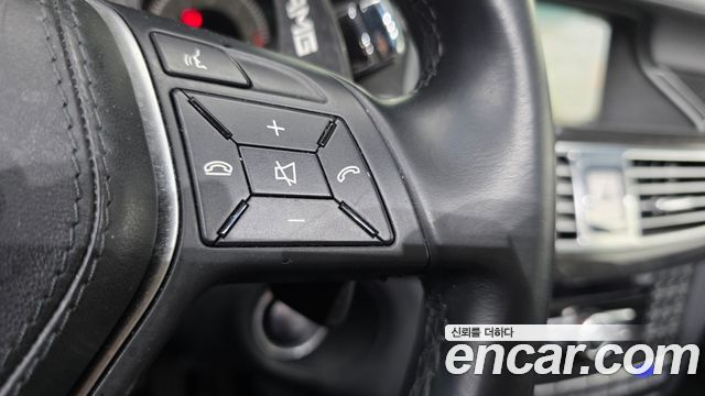 Mercedes-Benz CLS-Class 2012 — photo 25