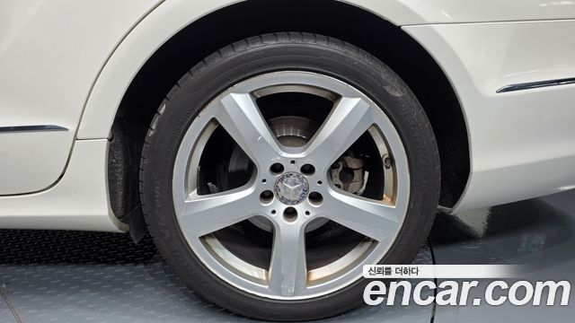 Mercedes-Benz CLS-Class 2012 — photo 7