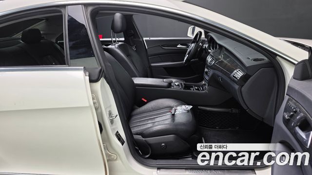 Mercedes-Benz CLS-Class 2012 — photo 16