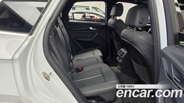 Audi Q5 2021 — photo 17