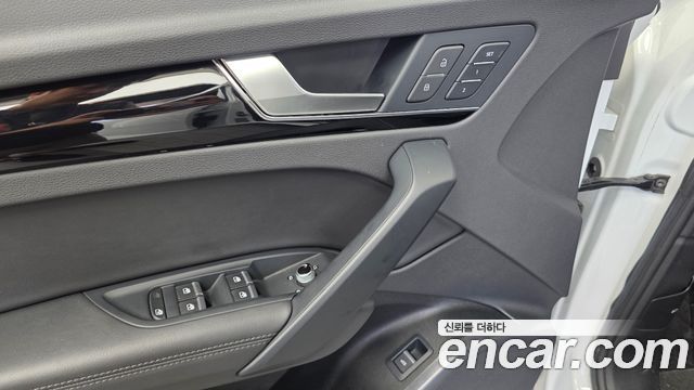 Audi Q5 2021 — photo 30