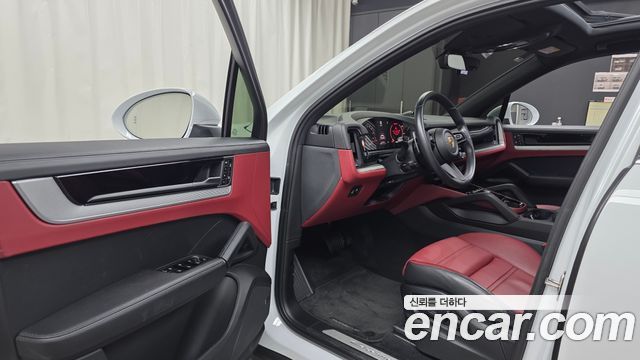 Porsche Cayenne 2024 — photo 13