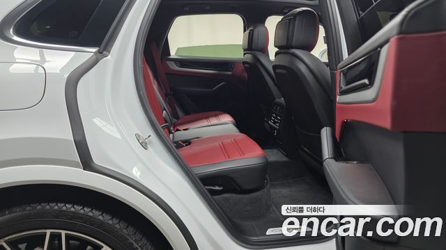 Porsche Cayenne 2024 — photo 16