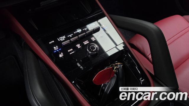 Porsche Cayenne 2024 — photo 32