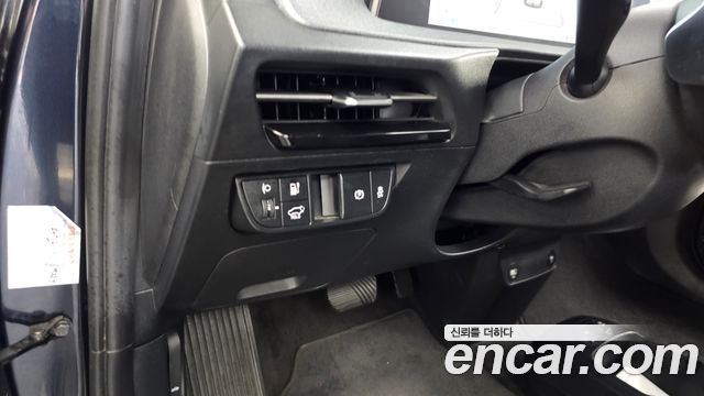 Kia EV6 2022 — photo 23