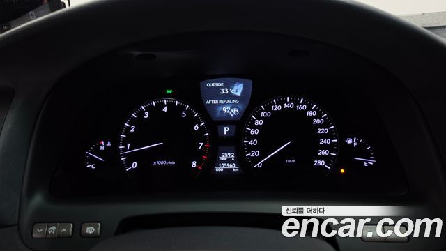 Lexus LS 2010 — photo 8