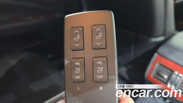 Lexus LS 2010 — photo 16