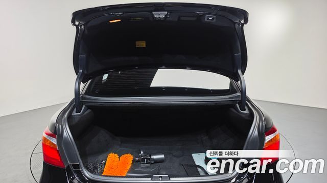 Lexus LS 2010 — photo 20