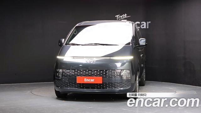 Hyundai Staria 2022 — photo 3