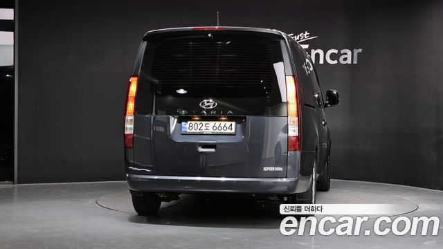 Hyundai Staria 2022 — photo 4