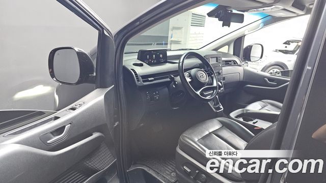 Hyundai Staria 2022 — photo 13