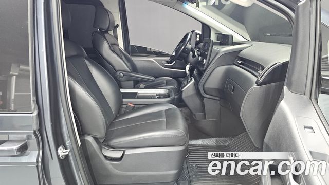 Hyundai Staria 2022 — photo 16