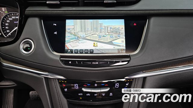 Cadillac XT5 2019 — photo 20