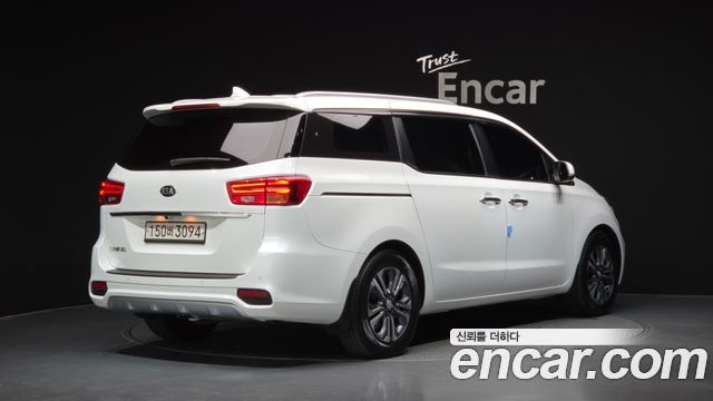 Kia Canival 2019 — photo 2