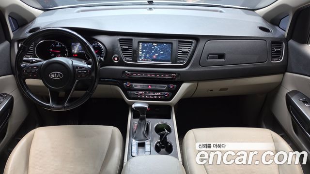 Kia Canival 2019 — photo 10