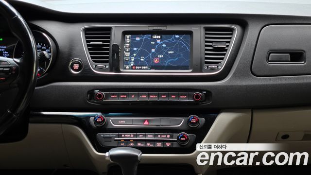 Kia Canival 2019 — photo 20
