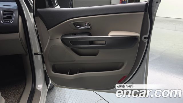 Kia Canival 2019 — photo 15