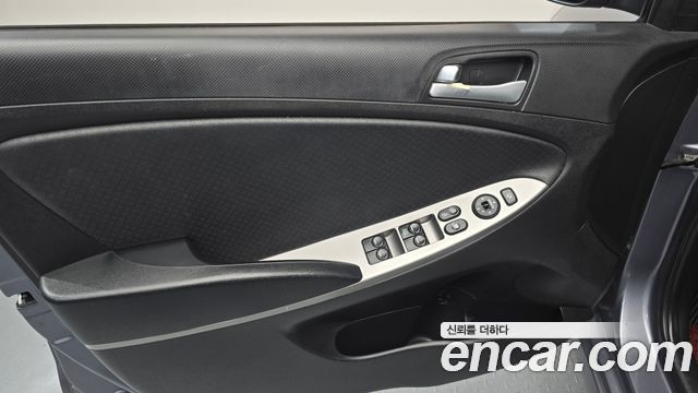 Hyundai Accent 2016 — photo 14