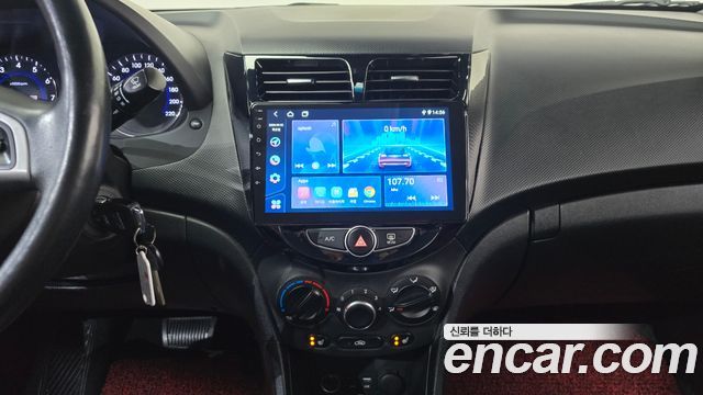 Hyundai Accent 2016 — photo 31