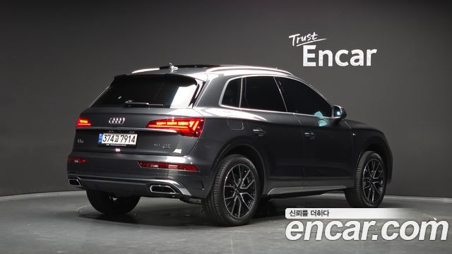 Audi Q5 2024 — photo 2