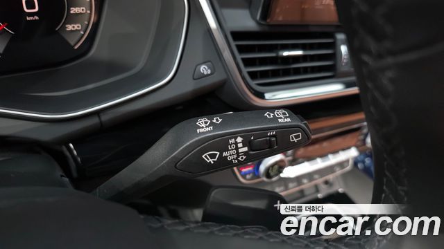 Audi Q5 2024 — photo 28