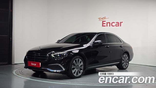 Mercedes-Benz E-Class 2022 — photo 1