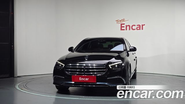 Mercedes-Benz E-Class 2022 — photo 3