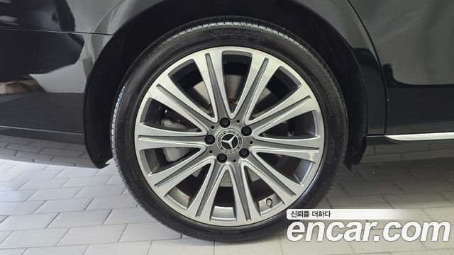Mercedes-Benz E-Class 2022 — photo 5