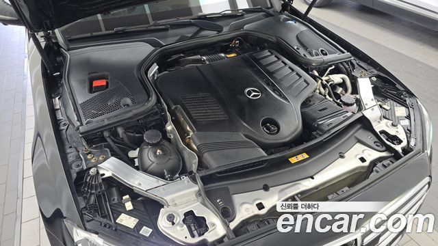 Mercedes-Benz E-Class 2022 — photo 6