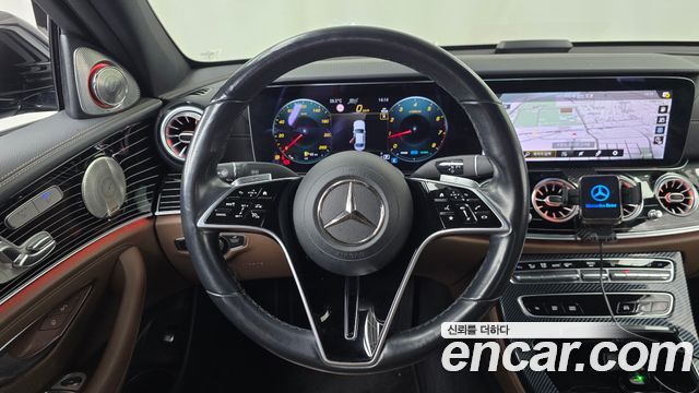 Mercedes-Benz E-Class 2022 — photo 13