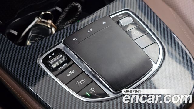 Mercedes-Benz E-Class 2022 — photo 16