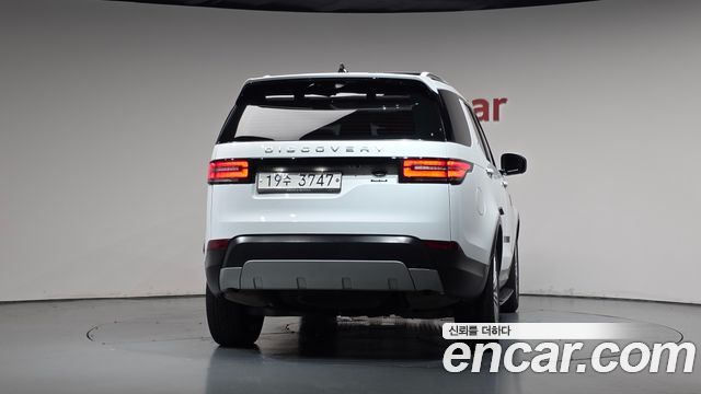 Land Rover Discovery 2018 — photo 4