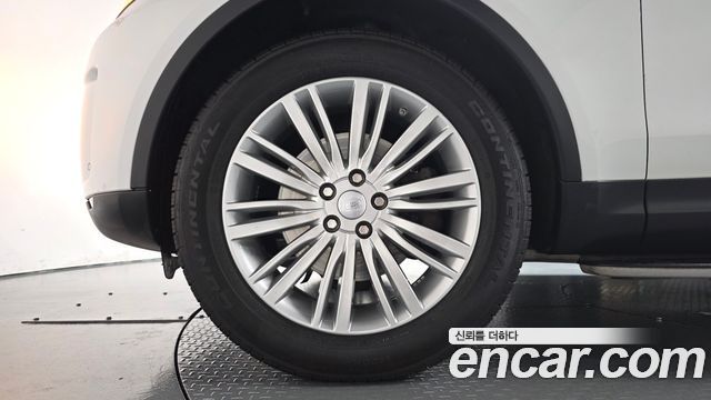 Land Rover Discovery 2018 — photo 5