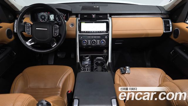 Land Rover Discovery 2018 — photo 10