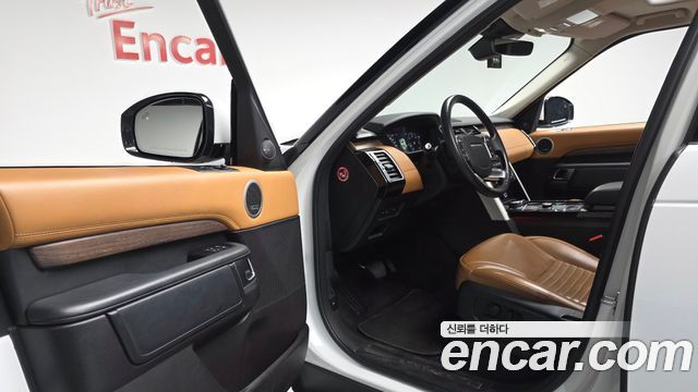 Land Rover Discovery 2018 — photo 13