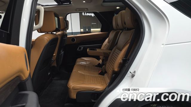 Land Rover Discovery 2018 — photo 18