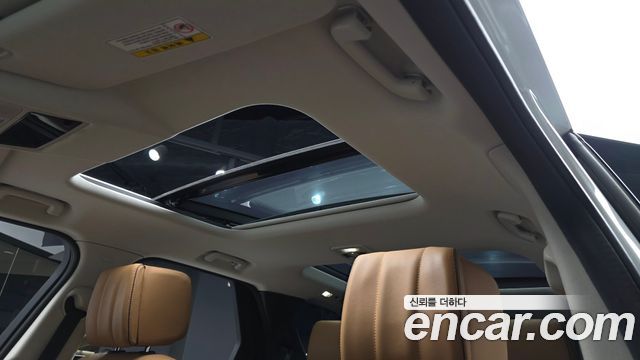 Land Rover Discovery 2018 — photo 22