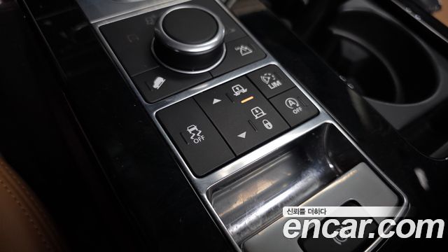 Land Rover Discovery 2018 — photo 23