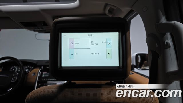 Land Rover Discovery 2018 — photo 24