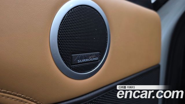 Land Rover Discovery 2018 — photo 25