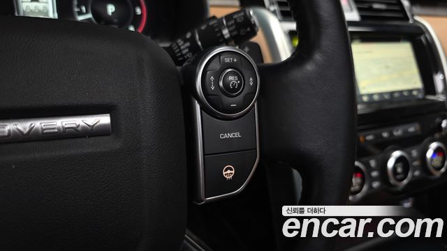 Land Rover Discovery 2018 — photo 27