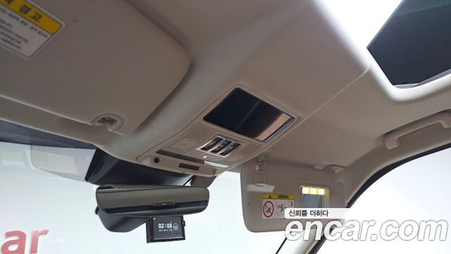 Land Rover Discovery 2018 — photo 29