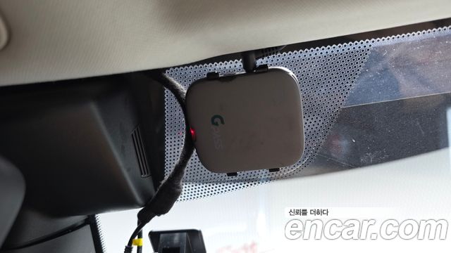 Land Rover Discovery 2018 — photo 33