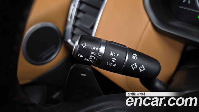 Land Rover Discovery 2018 — photo 36